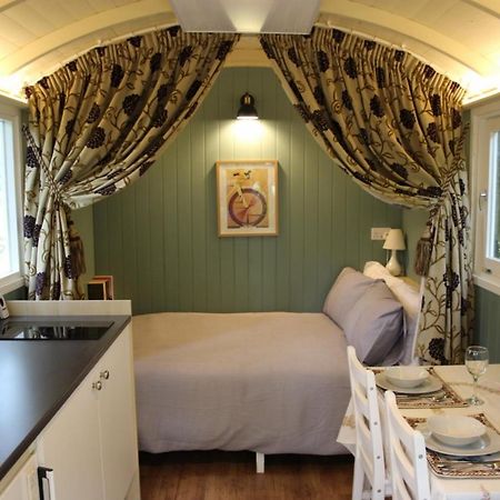 The Kestrel Shepherd Hut, Whitehouse Farm Stowmarket Exterior foto