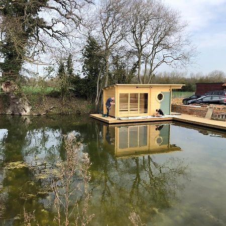 The Kestrel Shepherd Hut, Whitehouse Farm Stowmarket Exterior foto