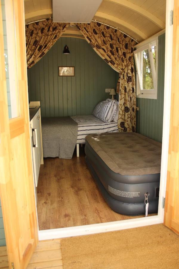 The Kestrel Shepherd Hut, Whitehouse Farm Stowmarket Exterior foto