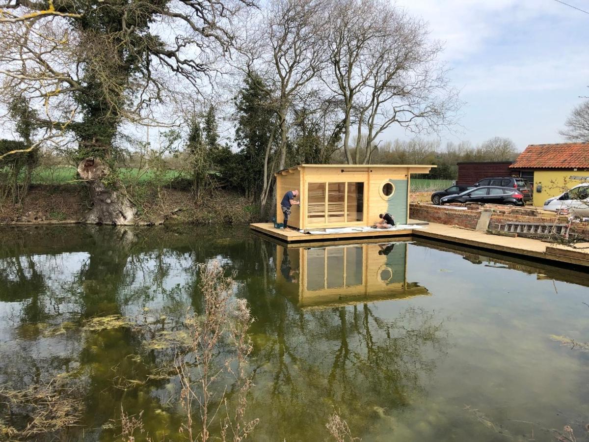The Kestrel Shepherd Hut, Whitehouse Farm Stowmarket Exterior foto